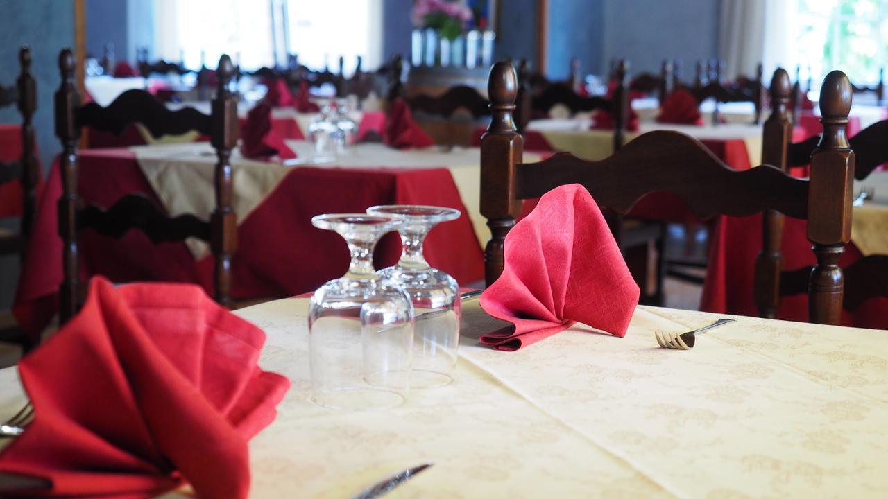 Albergo Alla Stazione Roncegno Bagian luar foto