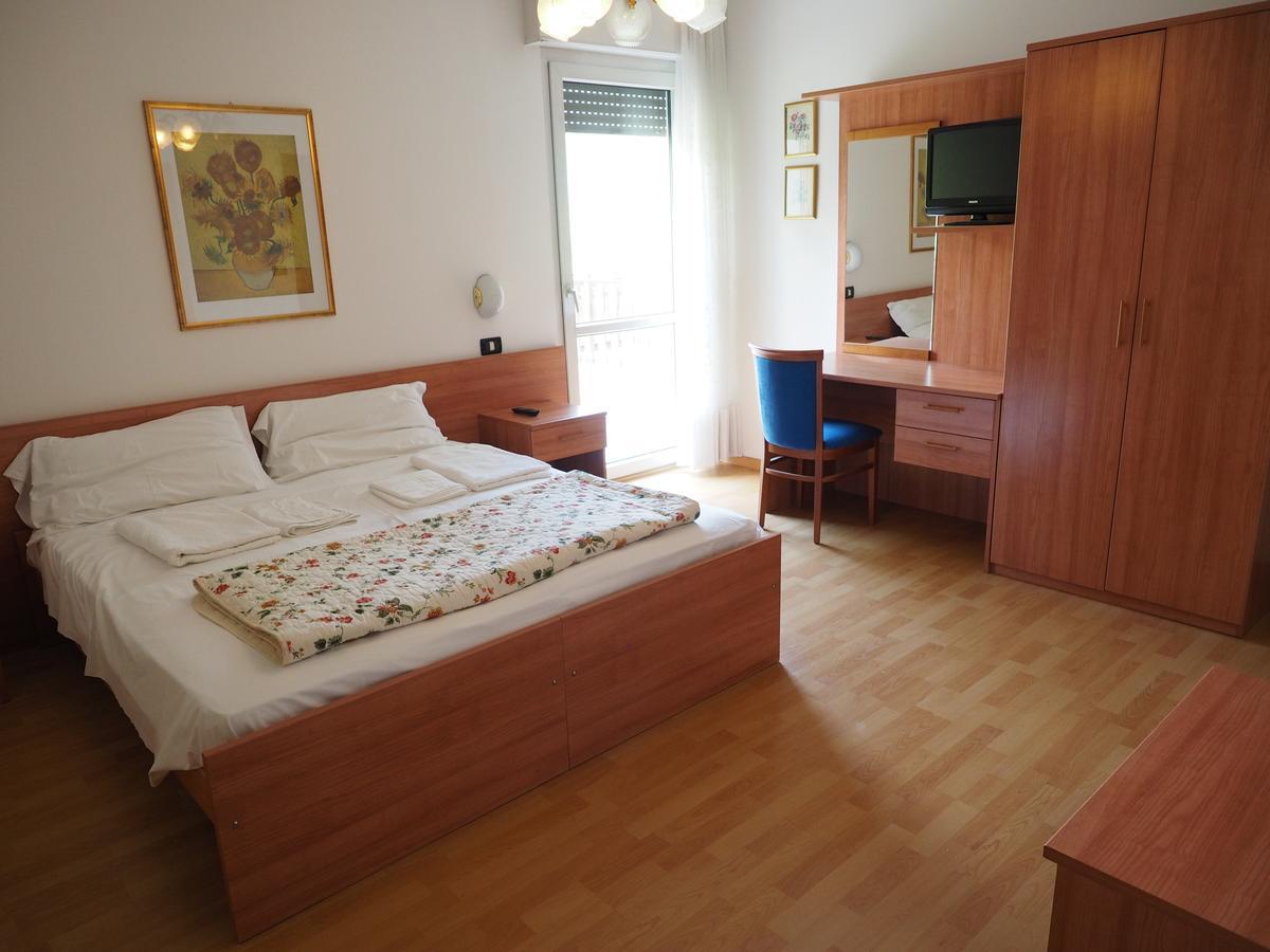 Albergo Alla Stazione Roncegno Bagian luar foto