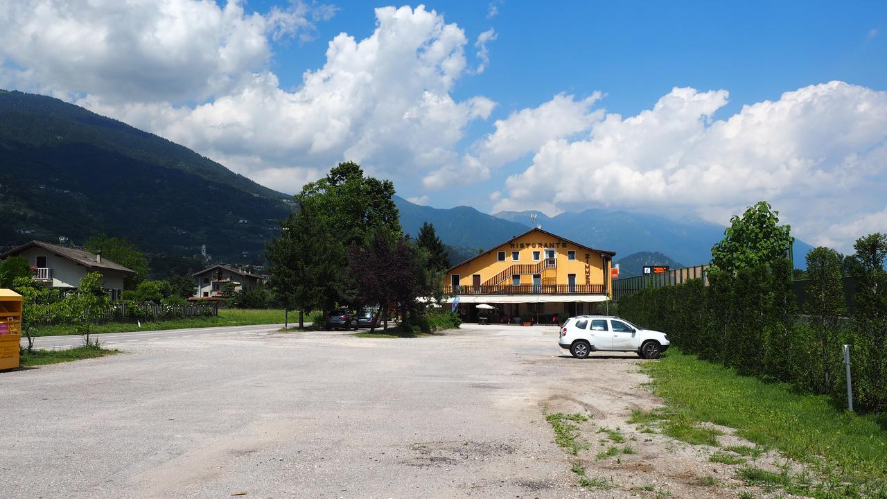 Albergo Alla Stazione Roncegno Bagian luar foto