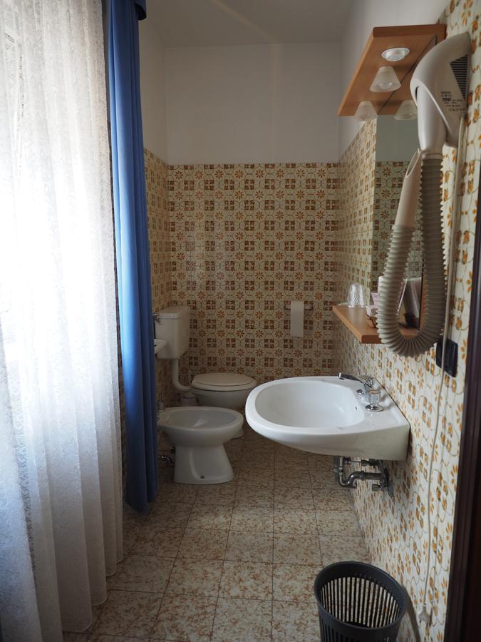 Albergo Alla Stazione Roncegno Bagian luar foto